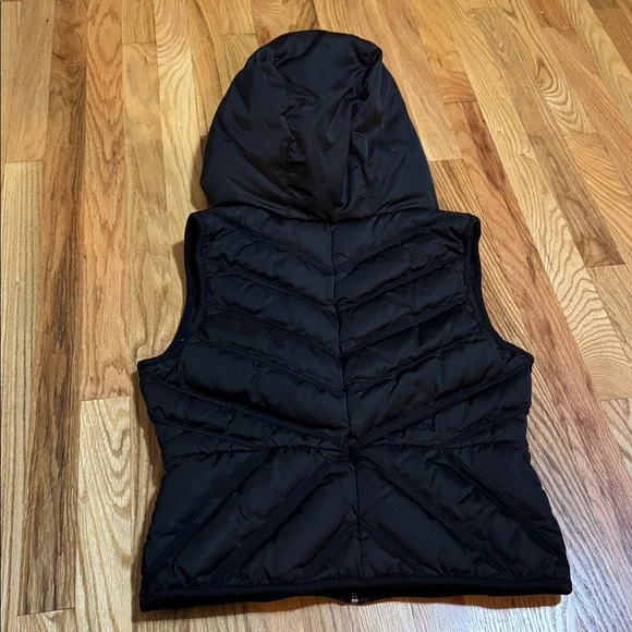 Soul Cycle Black Puffer Vest Size Large - Picture 5 of 5